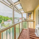 Victus Bright With Parking By Renters