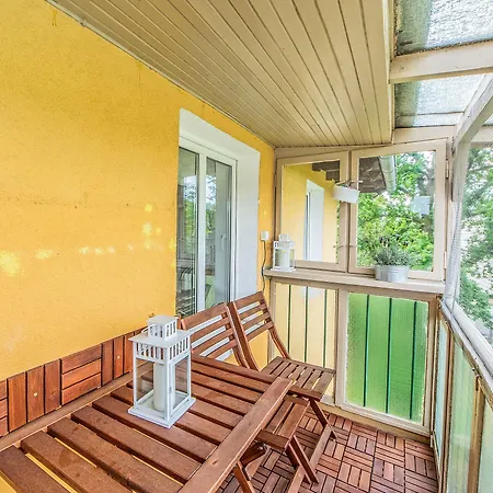 Victus Bright With Parking By Renters *